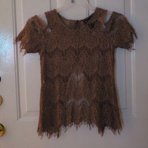 A cute cover up shirt!!!🌼🌼